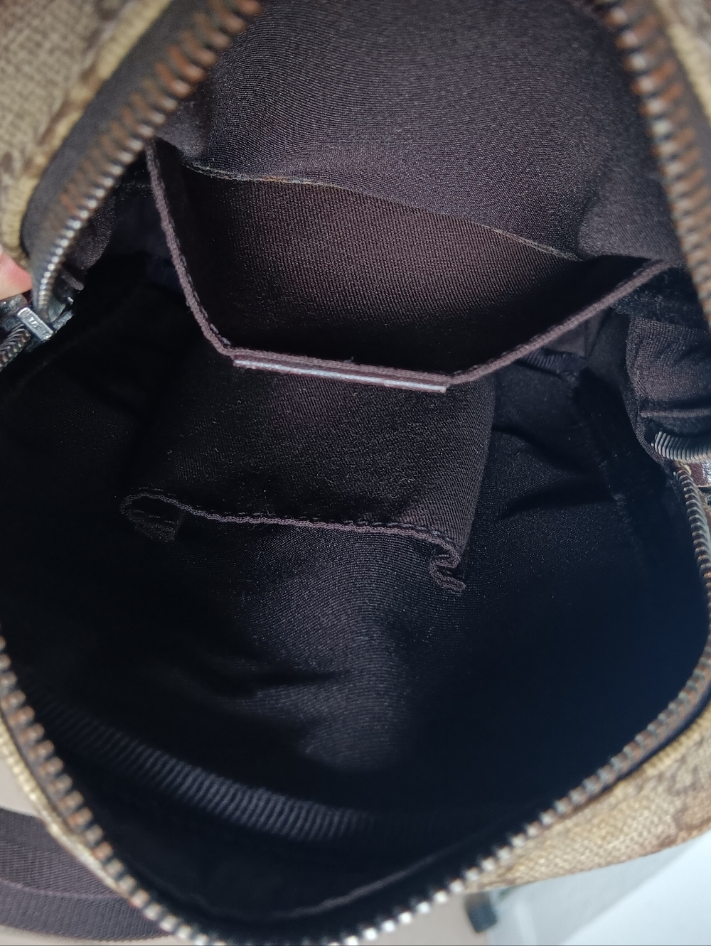 Gucci GG Supreme Canvas Messenger Bag Brown Leather Crossbody ✨ - Picture 12 of 16